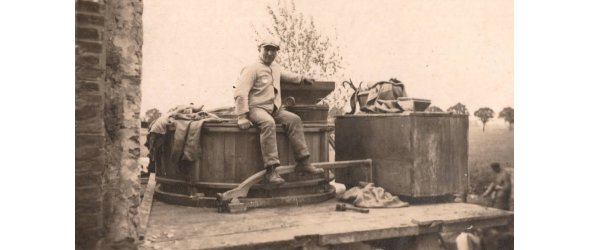 Müller Linkamp auf der Baustelle zum Neubau der Westhoff-Mühle, 1933 Müller Linkamp auf der Baustelle zum Neubau der Westhoff-Mühle, 1933