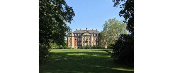 Loburg bei Ostbevern, der Hauptsitz von Friedrich Clemens Freiherr von Elverfeldt, genannt Beverförde zu Werries. Loburg bei Ostbevern, der Hauptsitz von Friedrich Clemens Freiherr von Elverfeldt, genannt Beverförde zu Werries.